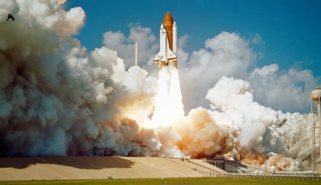 Rocket launch symbolizing Firefly Aerospace IPO 2025 on Nasdaq stock market with $6 billion valuation in space technology